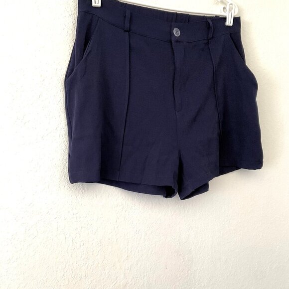 NEW NAVY SHORTS (runs small) - Picture 7 of 10